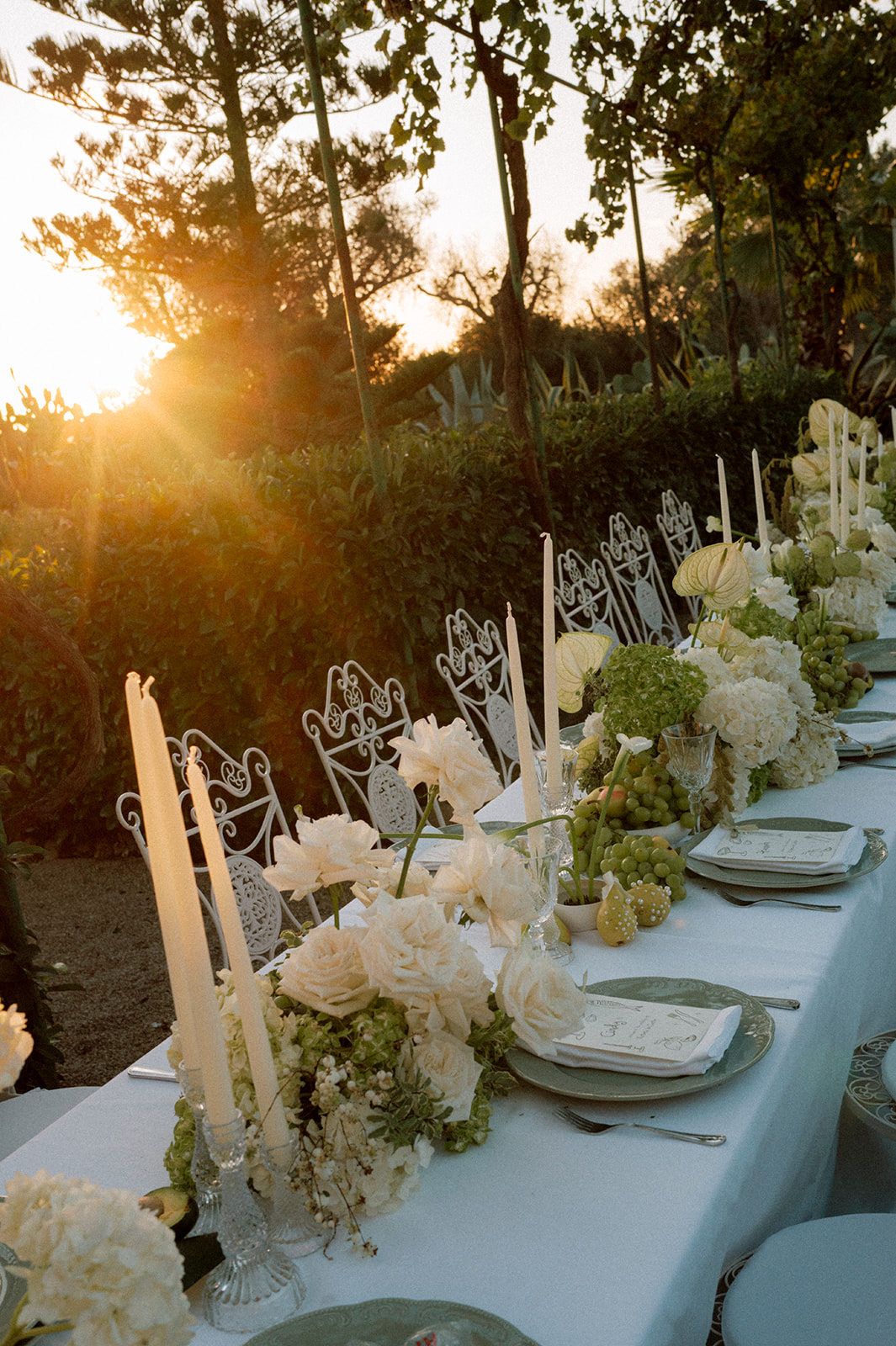 Alessandra Beltramo Events, Italian wedding planner wedding table with green and white florals