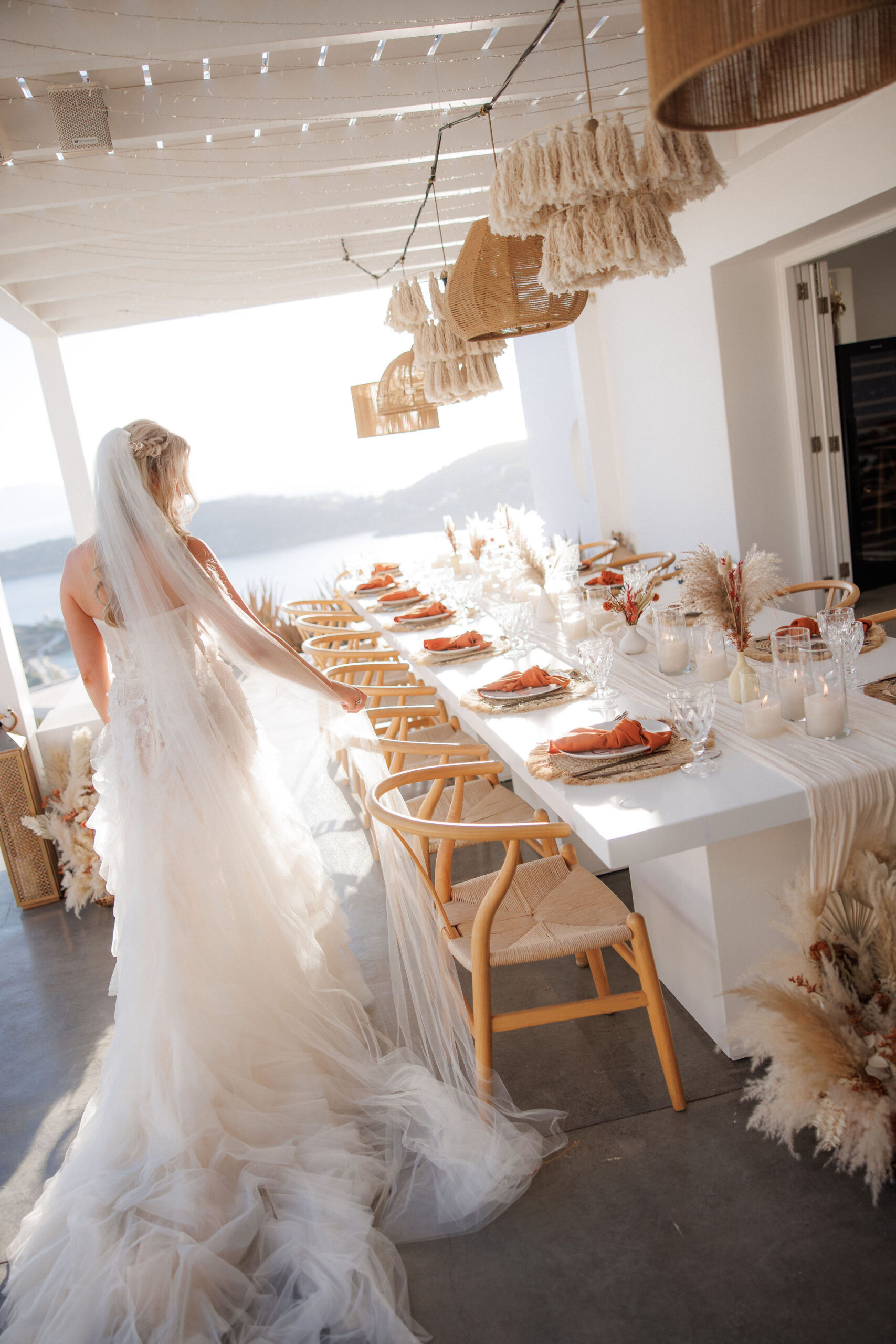 Blossom Weddings, Italian wedding planner white_on_black_studio_0573