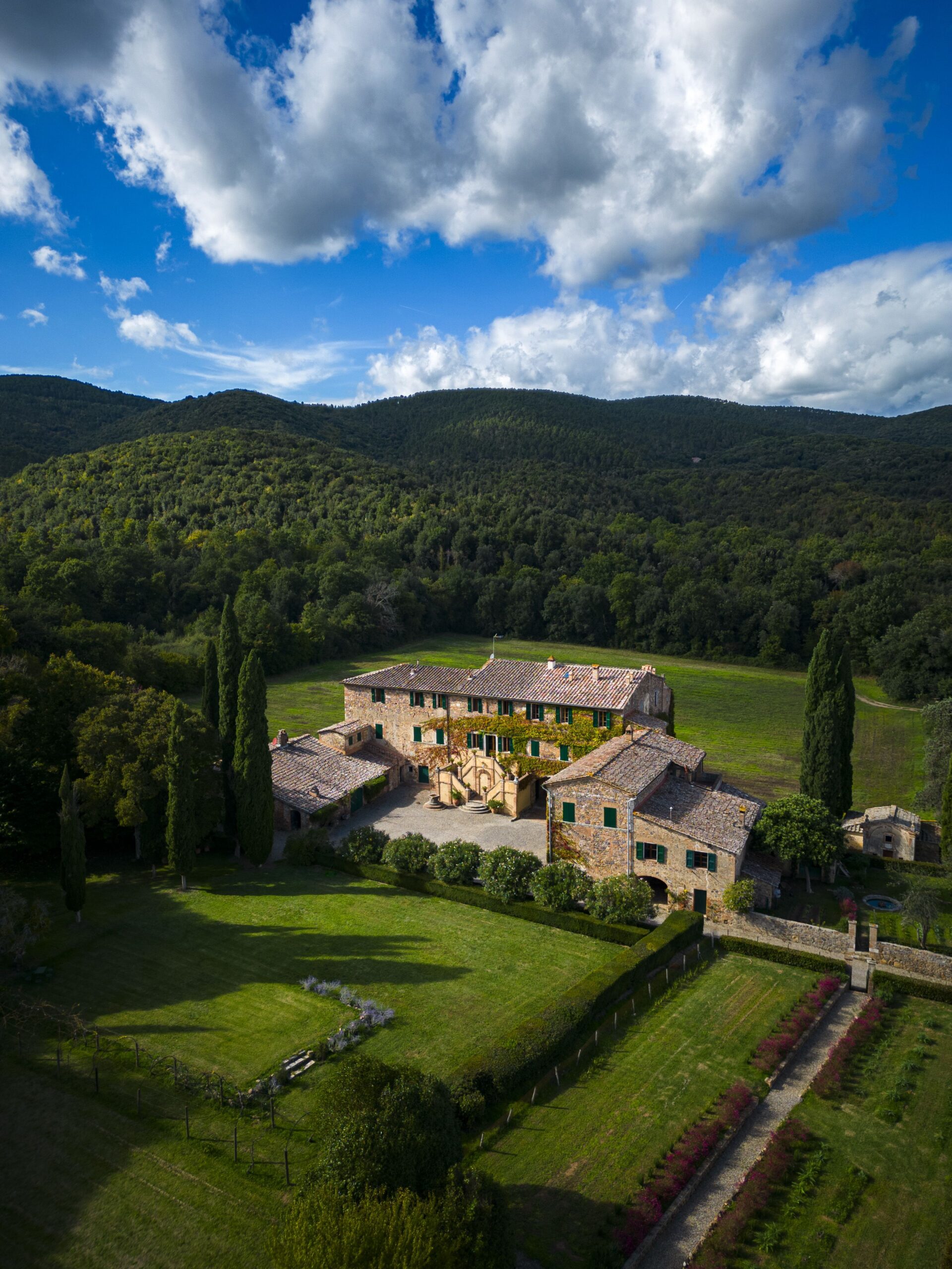 Borgo_di_recenza_tuscany_wedding_venue_673c55f6815fbb003acee3a2_DJI_0970.jpg