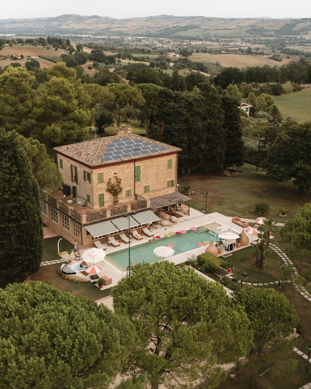 Maniero Montecassiano, Marche, Italian Wedding Venue
