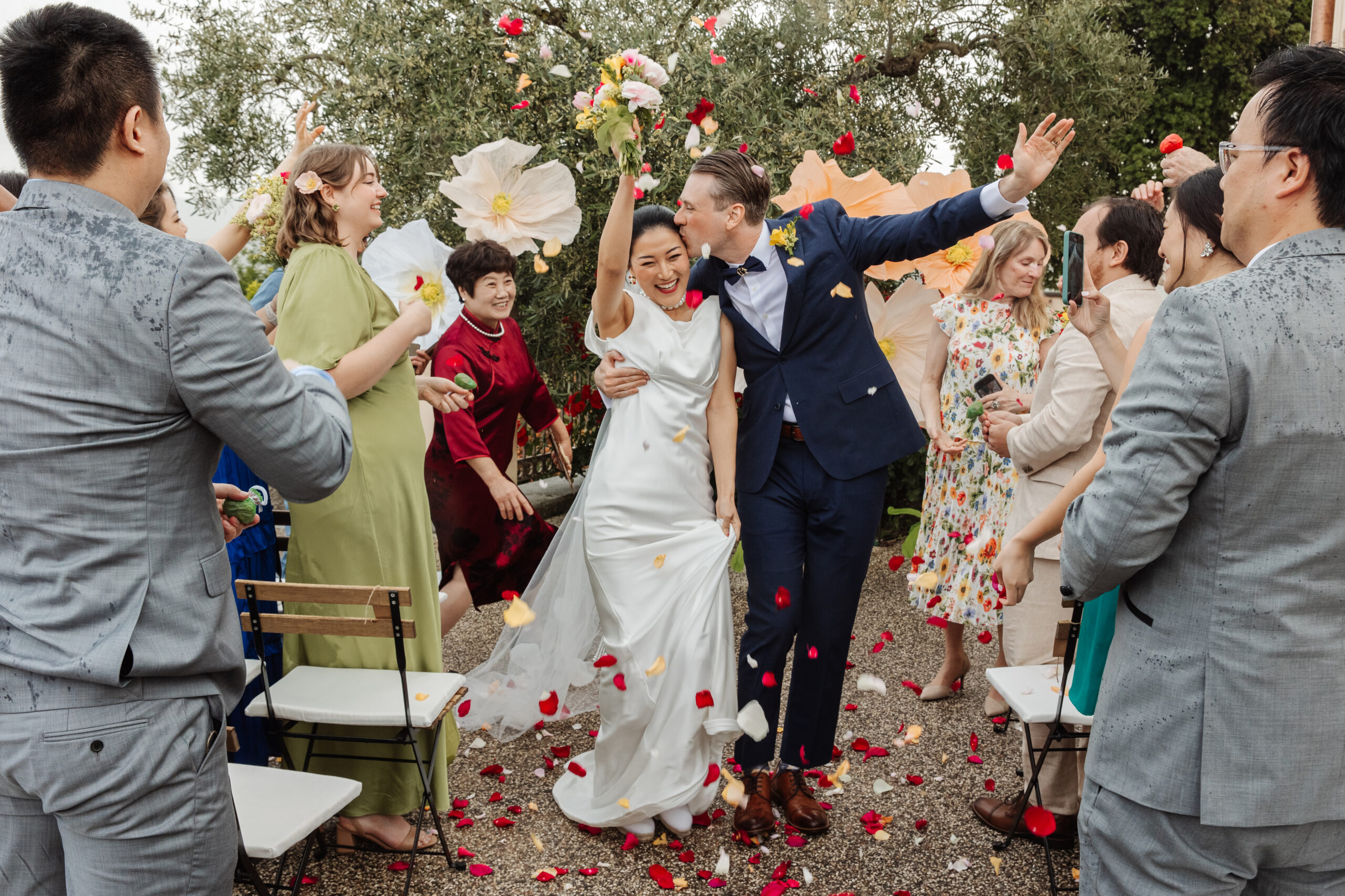 Kristina Ferri, Italian wedding photographer couple at ceremony in Tuscany