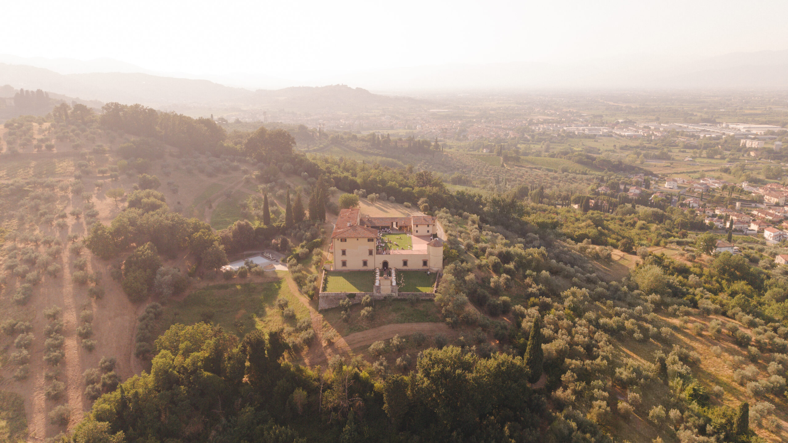Villa il Cerritino aerial, Italy Tuscany wedding Isabella Pratesi