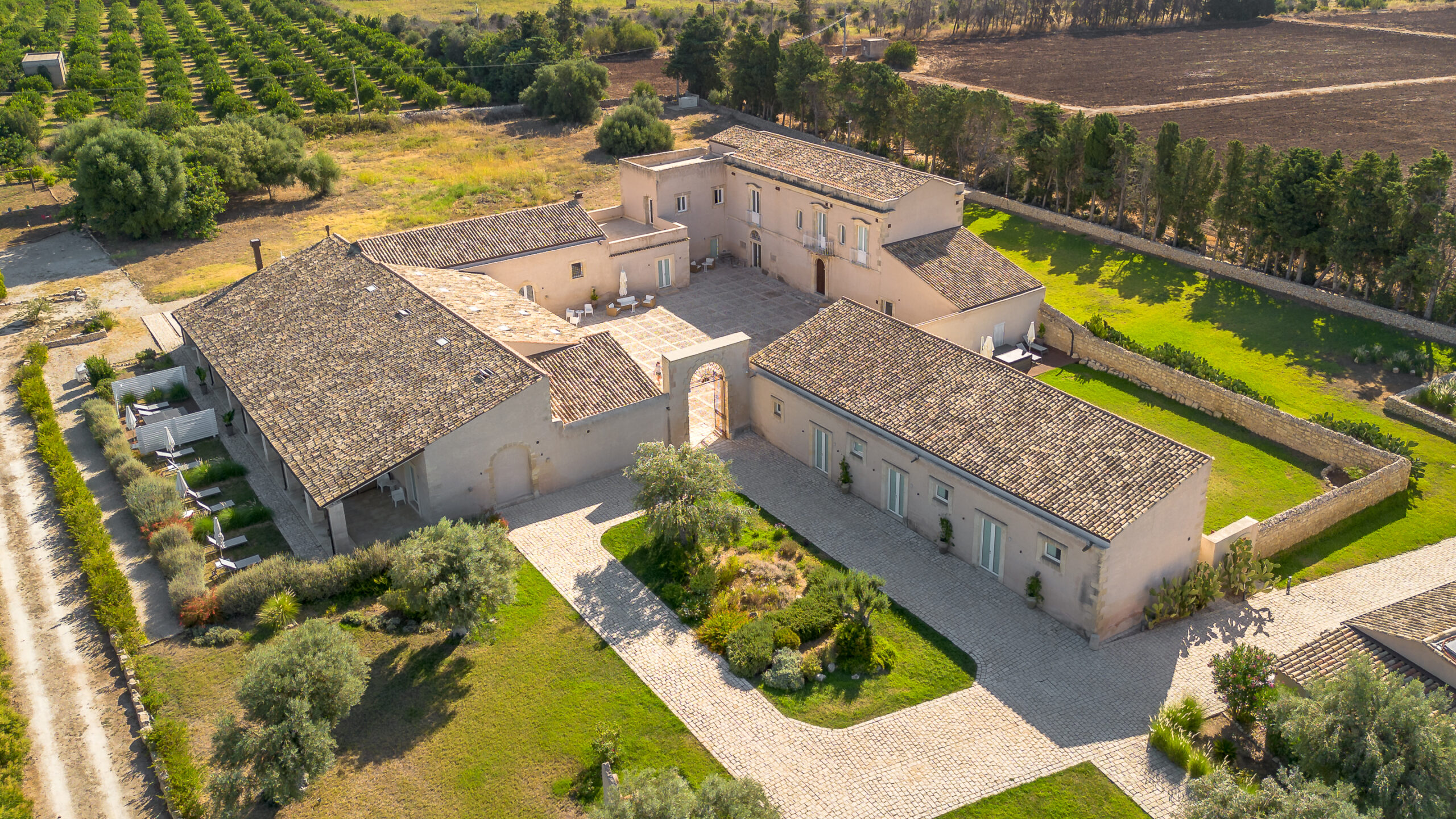sicily_wedding_venue_Ballium Luxury Relais – outside aerial