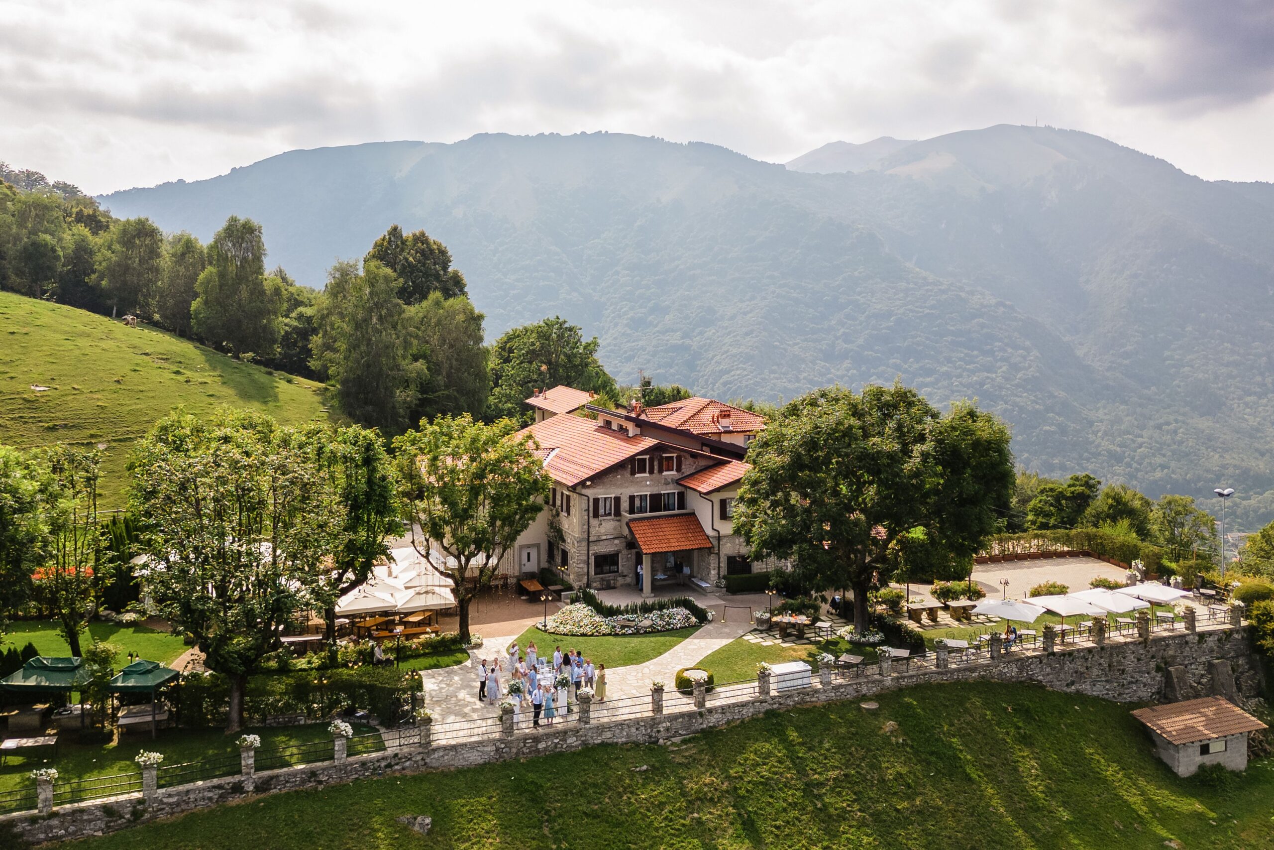 tenuta_la_madonnina_di_barni_lombardy_wedding_venue_68fa1f56a9a586fcdfa9bf79_Details-00877.jpg