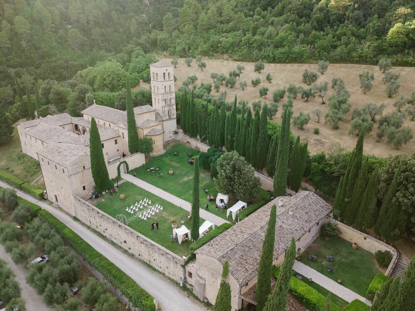 Abbazia San Pietro in Valle Umbria wedding venue Pure White photography