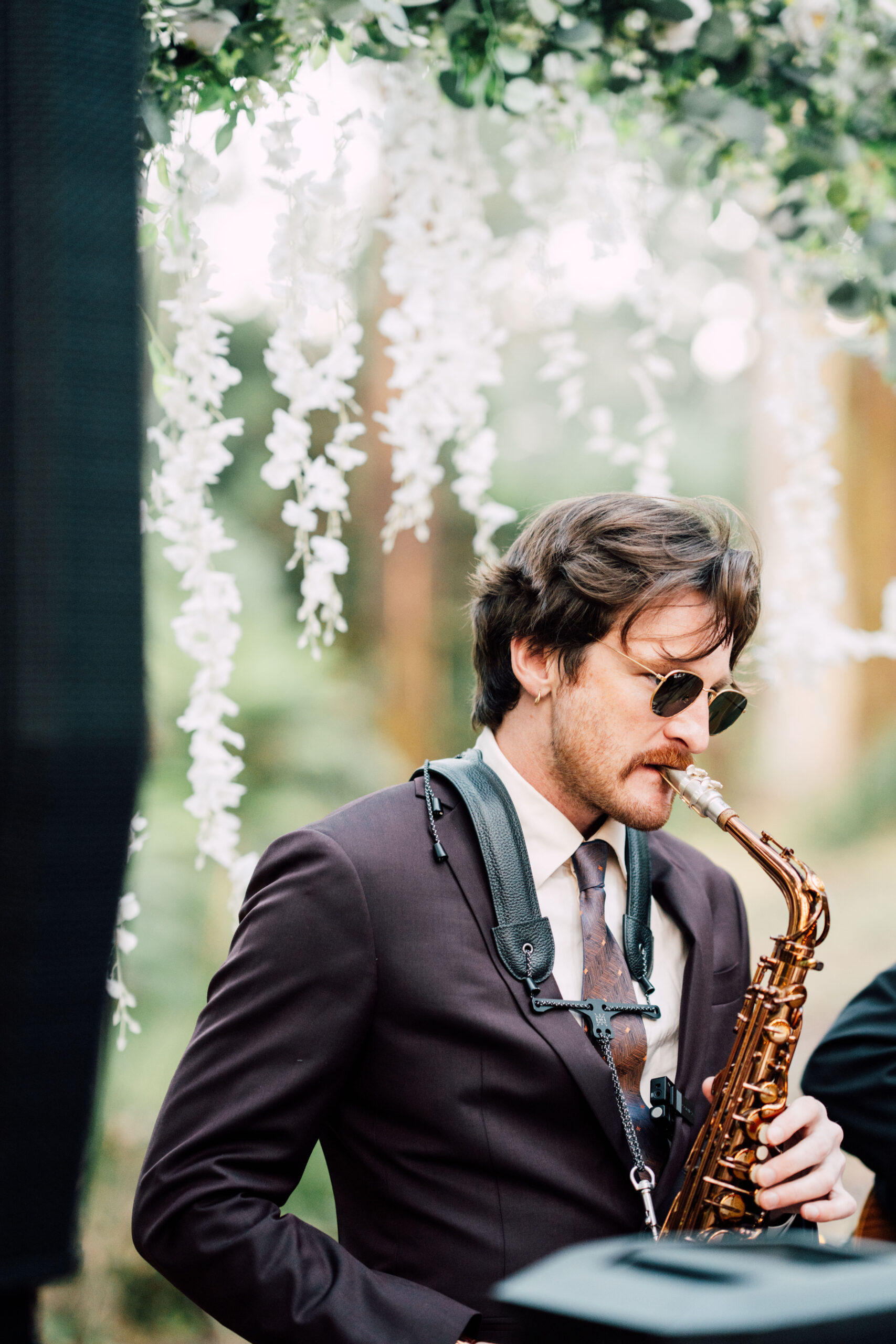 Arch sax (@evermore_wed)