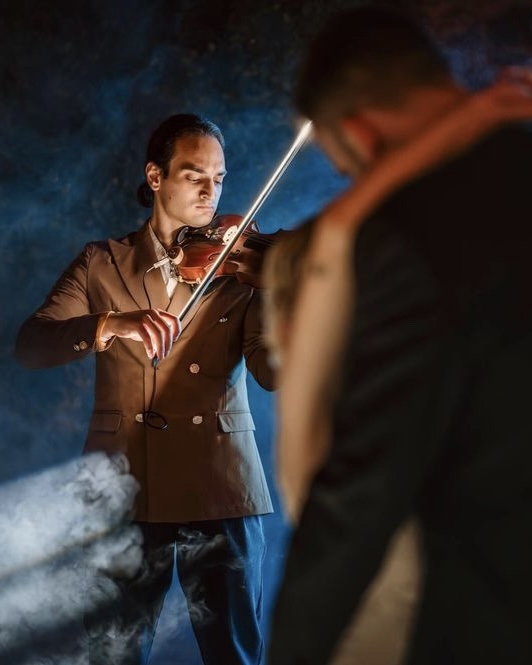 Gioel Caronna Italian Wedding Musician