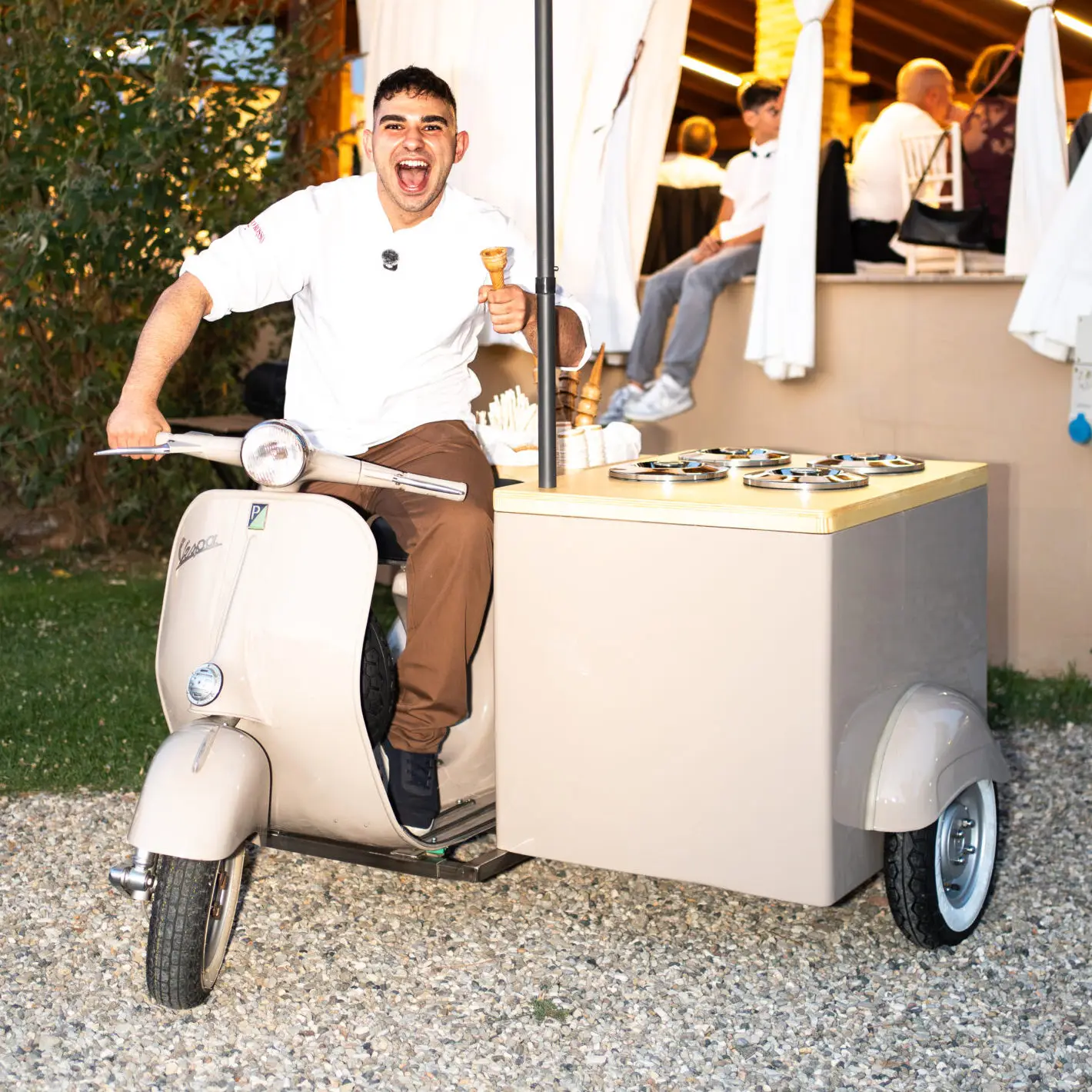 Mil Sabores Pontenure Italian Wedding Gelato Cart Catering