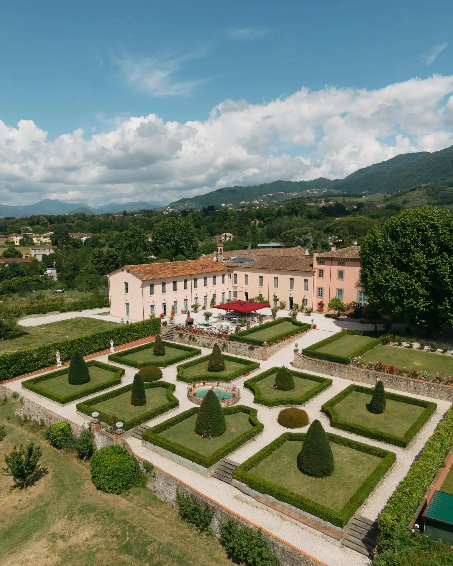 Villa daniela Grossi Tuscany wedding venue natlia wedding